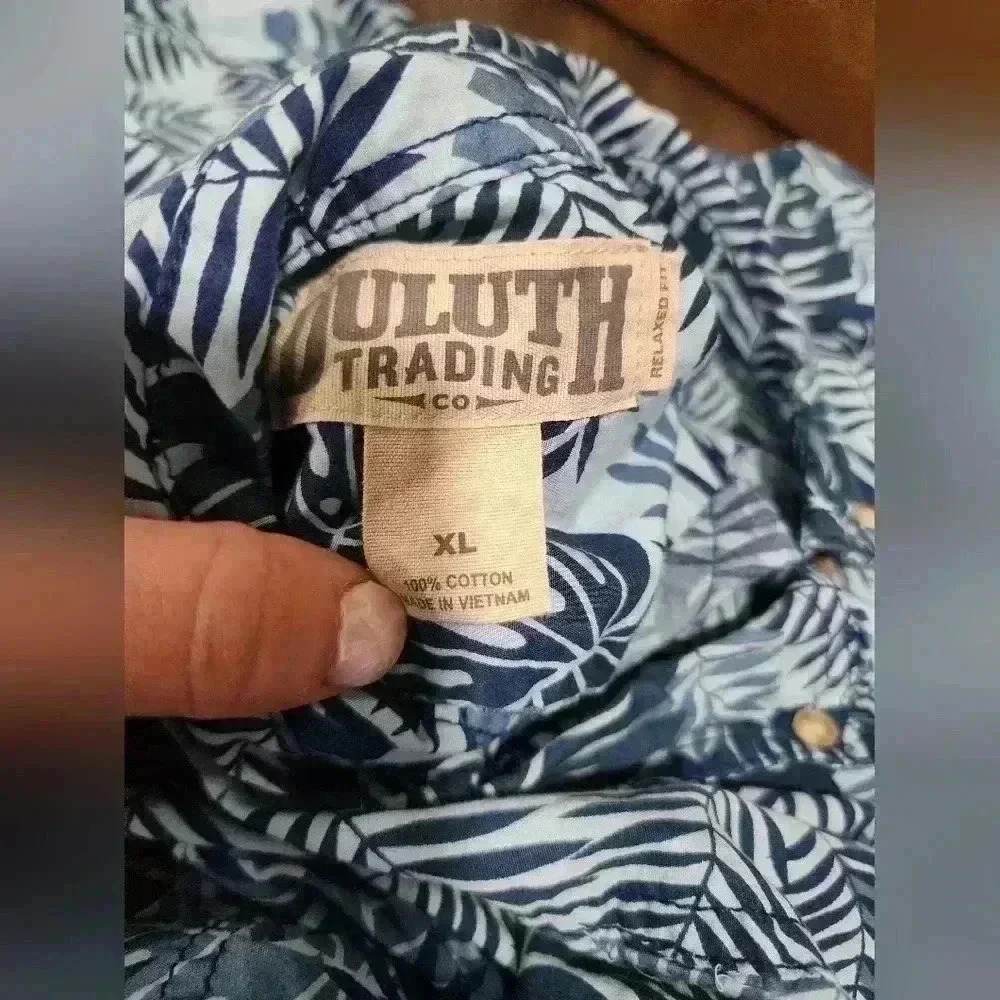 Duluth Trading Shirt Mens XL Blue Floral BBQ Relaxed Short Sleeve Button Down - Picture 4 of 6